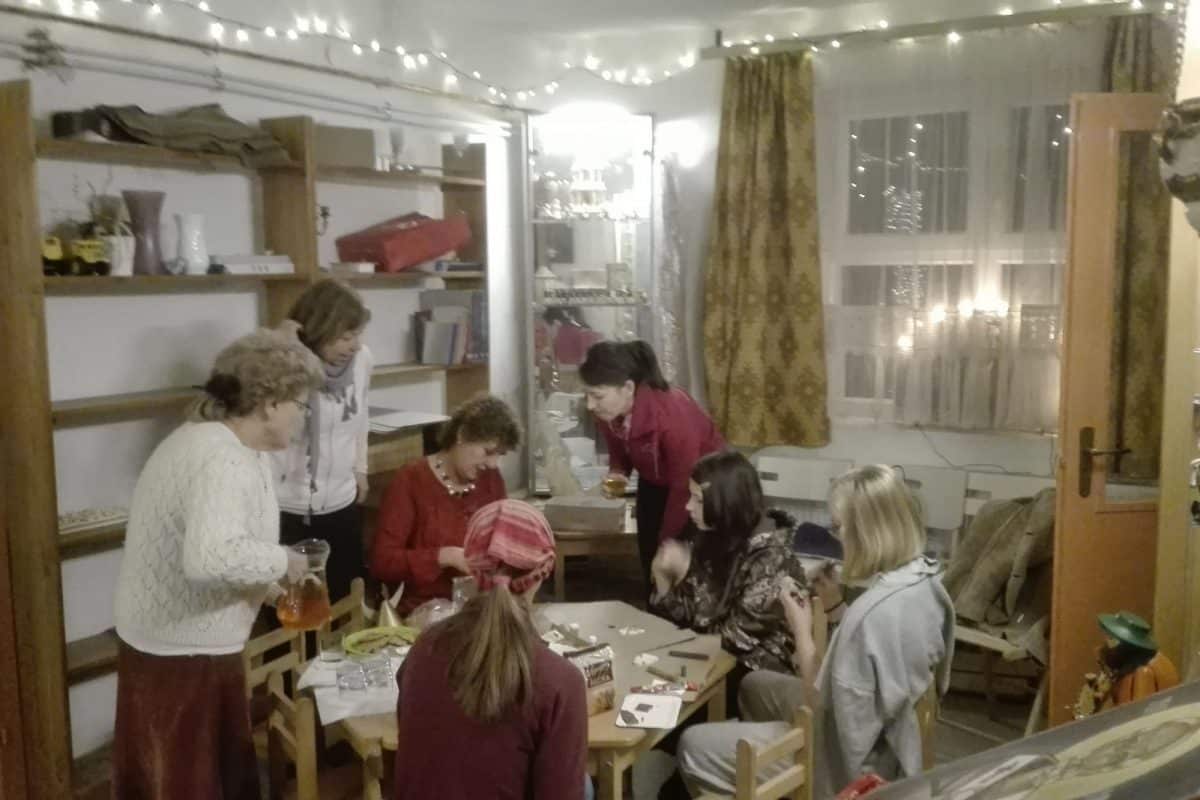 Kézműves foglalkozás gyermekeknek